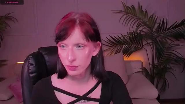 Image 2 of elsie_davis Stream on Chaturbate on 19 months ago