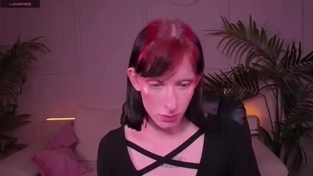 Image 8 of elsie_davis Stream on Chaturbate on 19 months ago