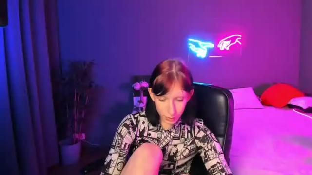Image 12 of elsie_davis Stream on Chaturbate on 18 months ago