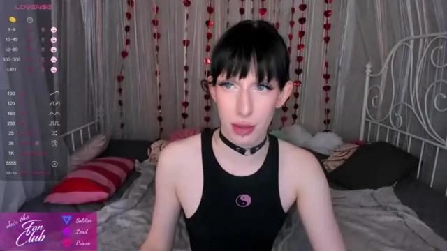 Image 10 of elsie_davis Stream on Chaturbate on 16 months ago