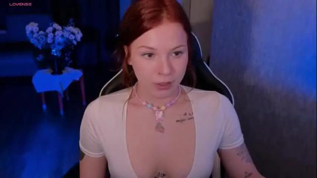 Image 7 of elsie_ginger Stream on Chaturbate on 5 months ago
