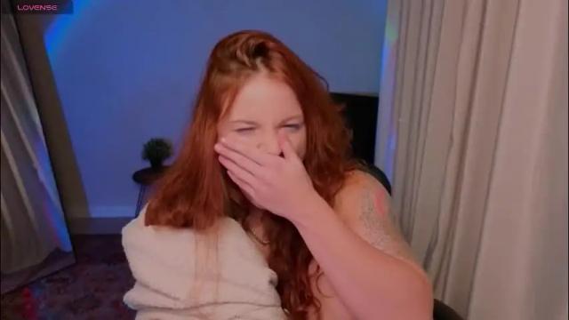 Image 10 of elsie_ginger Stream on Chaturbate on 1 month ago