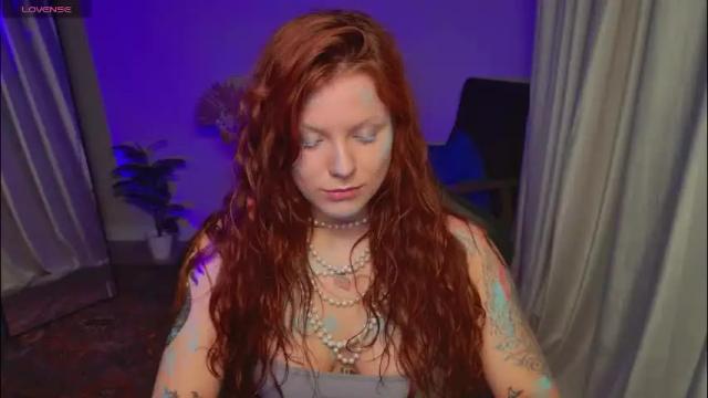 Image 7 of elsie_ginger Stream on Chaturbate on 3 days ago