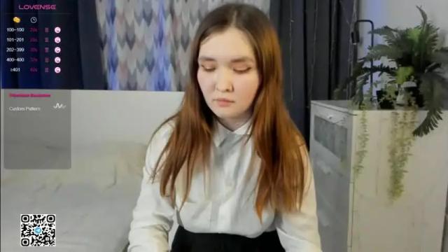 Image 2 of elsiecaitlin Stream on Chaturbate on 18 months ago