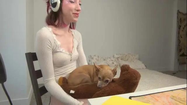 Image 12 of elslove Stream on Chaturbate on 3 months ago