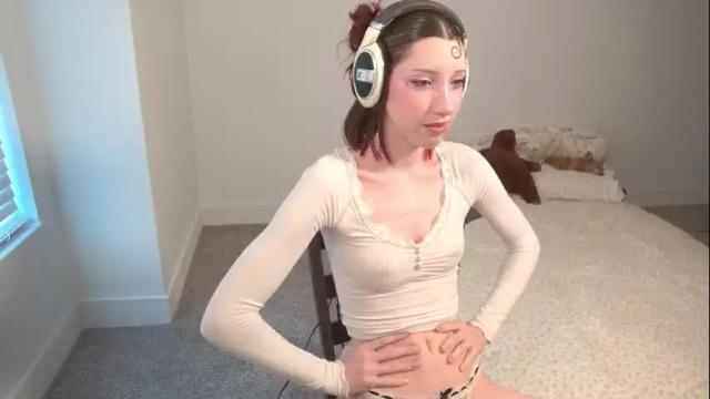 Image 2 of elslove Stream on Chaturbate on 3 months ago