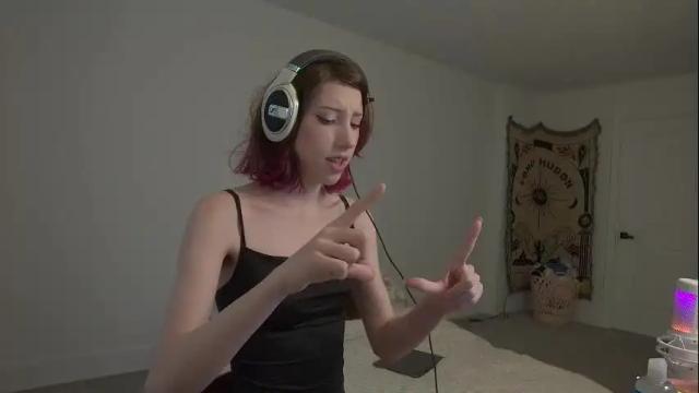 Image 3 of elslove Stream on Chaturbate on 3 months ago