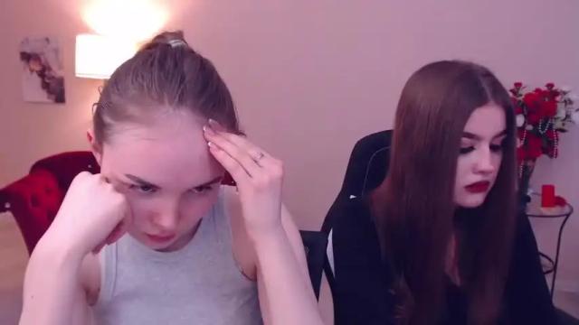 Image 3 of elvingbella Stream on Chaturbate on 13 months ago