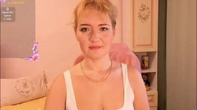 Image 10 of elviraforyou Stream on Chaturbate on 1 month ago