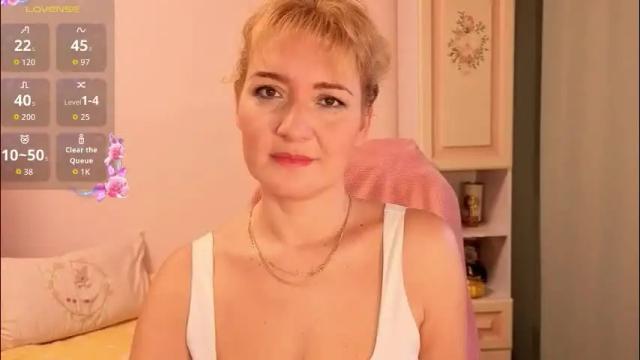 Image 11 of elviraforyou Stream on Chaturbate on 1 month ago