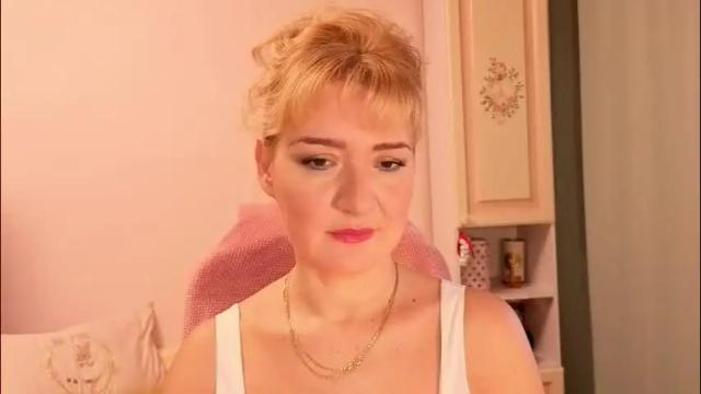 Image 2 of elviraforyou Stream on Chaturbate on 1 month ago