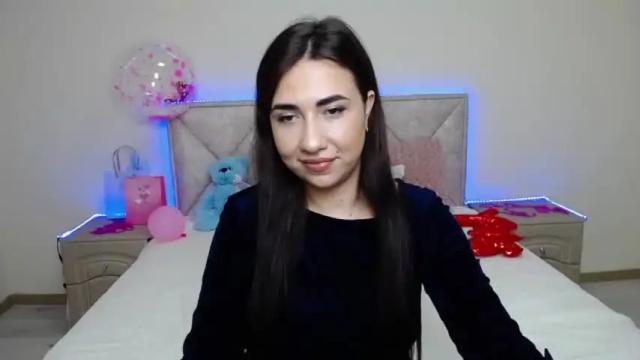 Image 2 of elvirakot Stream on Chaturbate on 15 months ago