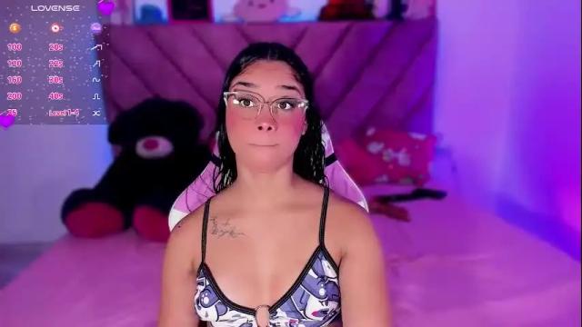 Image 3 of ely_doll Stream on Chaturbate on 1 month ago