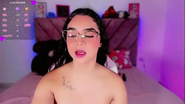 Image 8 of ely_doll Stream on Chaturbate on 26 days ago