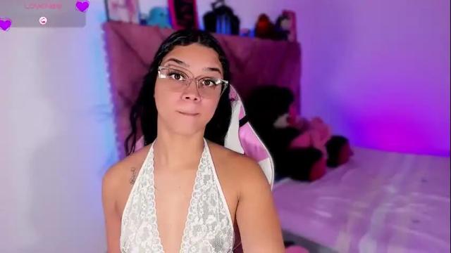Image 3 of ely_doll Stream on Chaturbate on 3 days ago