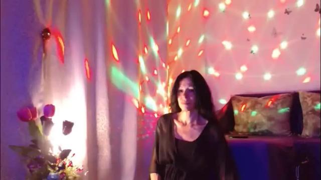 Image 2 of elysasun Stream on Chaturbate on 3 months ago