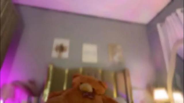 Image 3 of elyshunter Stream on Chaturbate on 1 month ago