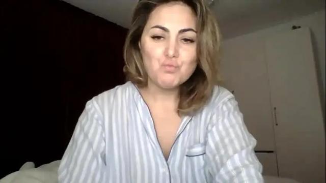 Image 4 of em_roqueen Stream on Chaturbate on 1 month ago