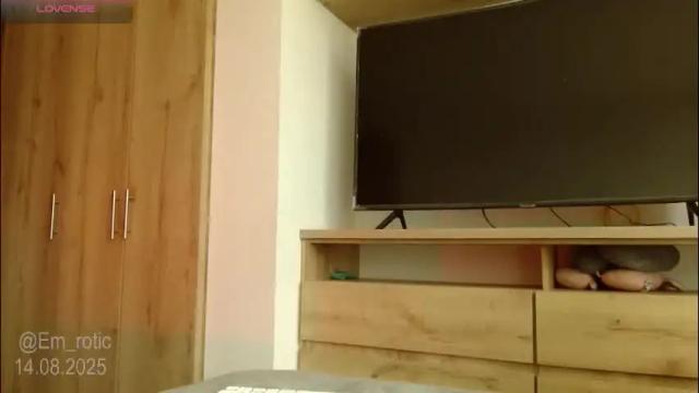 Image 8 of em_rotic Stream on Chaturbate on 2 months ago