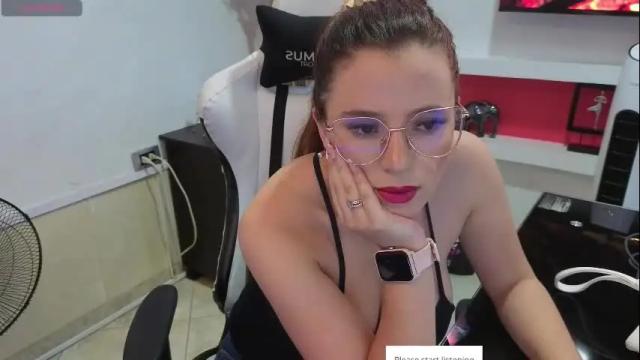 Image 4 of ema_04 Stream on Chaturbate on 3 months ago