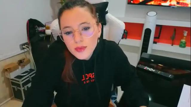 Image 11 of ema_04 Stream on Chaturbate on 2 months ago