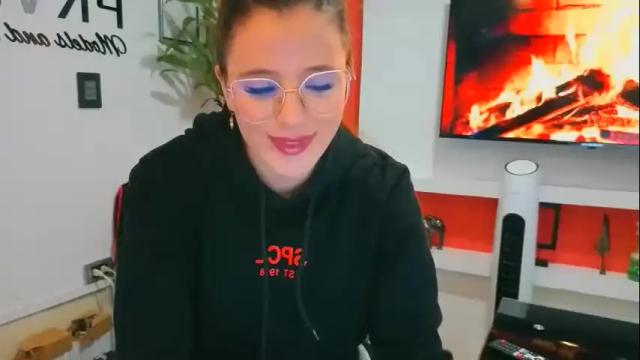 Image 4 of ema_04 Stream on Chaturbate on 2 months ago