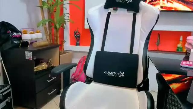 Image 7 of ema_04 Stream on Chaturbate on 2 months ago