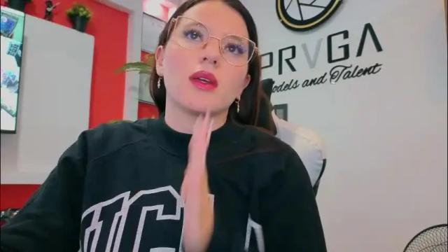 Image 2 of ema_04 Stream on Chaturbate on 2 months ago