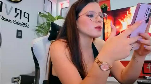 Image 2 of ema_04 Stream on Chaturbate on 1 month ago