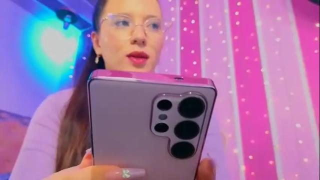 Image 2 of ema_04 Stream on Chaturbate on 1 month ago