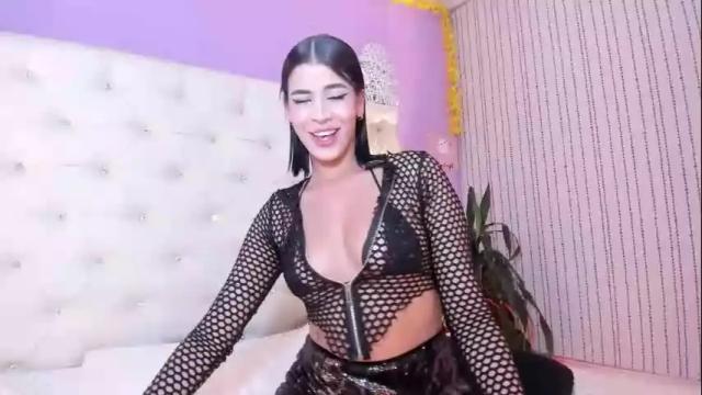 Image 4 of ema_lambert Stream on Chaturbate on 1 month ago