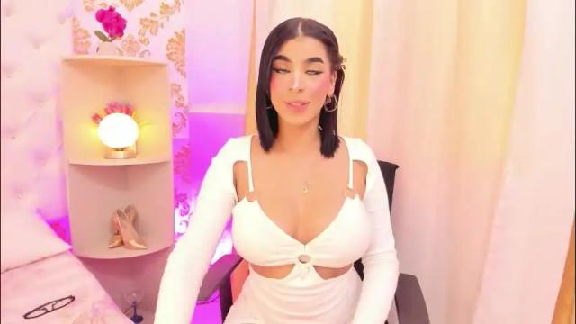 Image 4 of ema_lambert Stream on Chaturbate on 9 days ago