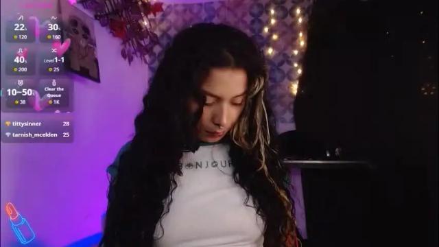 Image 2 of ema_ploxx Stream on Chaturbate on 2 months ago