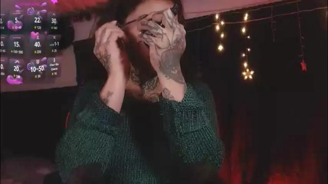 Image 2 of ema_ploxx Stream on Chaturbate on 15 days ago