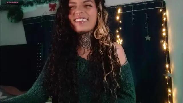 Image 3 of ema_ploxx Stream on Chaturbate on 6 days ago