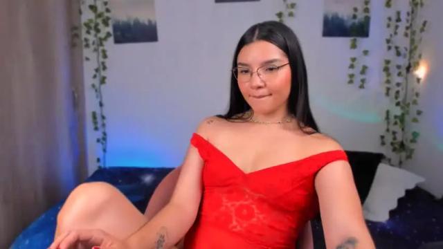 Image 4 of ema_roberts Stream on Chaturbate on 18 months ago