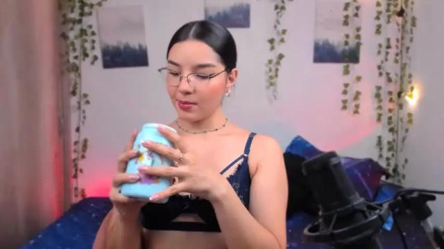 Thumbnail 1, ema_roberts's Stream at Chaturbate, 17 months ago