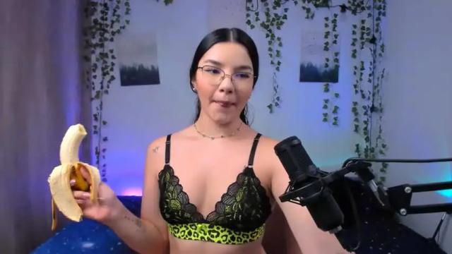 Thumbnail 2, ema_roberts's Stream at Chaturbate, 17 months ago