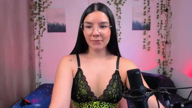 Thumbnail 1, ema_roberts's Stream at Chaturbate, 17 months ago