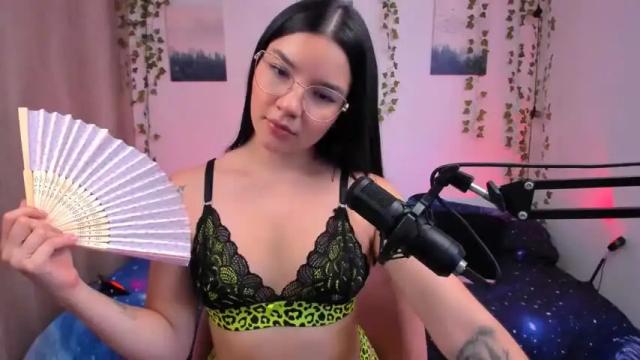 Thumbnail 2, ema_roberts's Stream at Chaturbate, 17 months ago