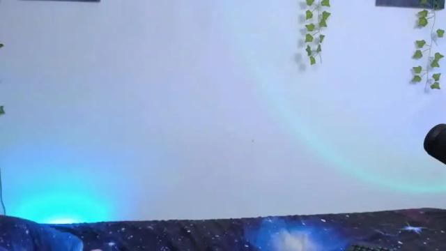 Image 8 of ema_roberts Stream on Chaturbate on 16 months ago