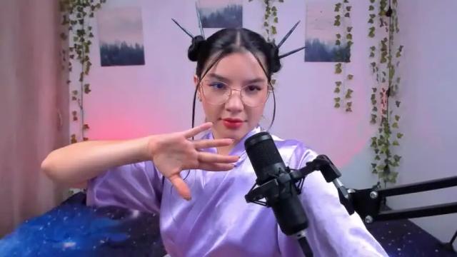 Image 10 of ema_roberts Stream on Chaturbate on 16 months ago