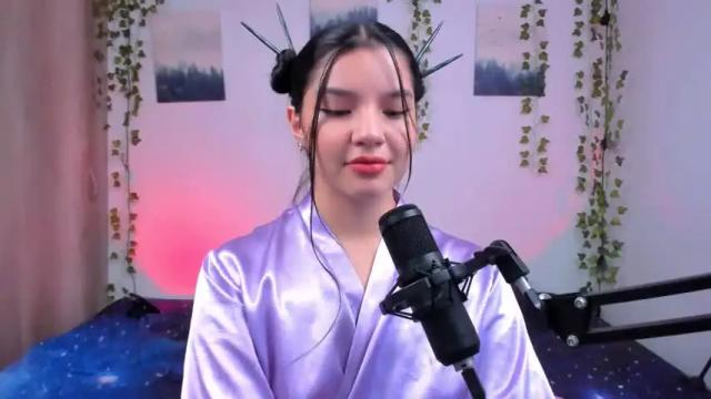 Image 7 of ema_roberts Stream on Chaturbate on 16 months ago