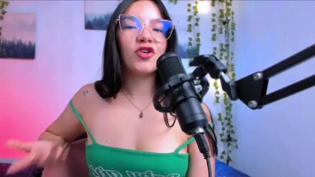 Thumbnail 3, ema_roberts's Stream at Chaturbate, 14 months ago
