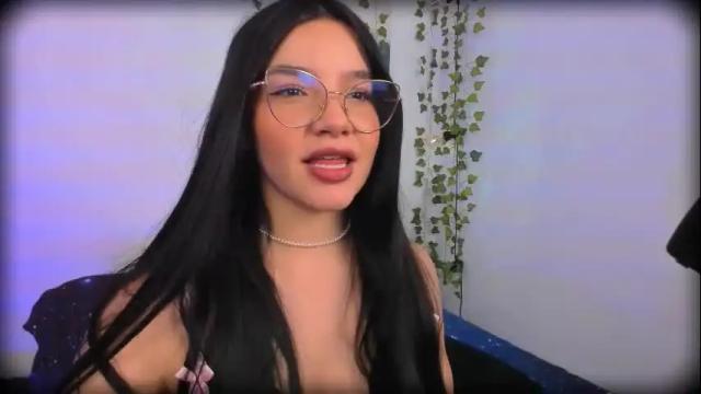 Image 12 of ema_roberts Stream on Chaturbate on 2 months ago