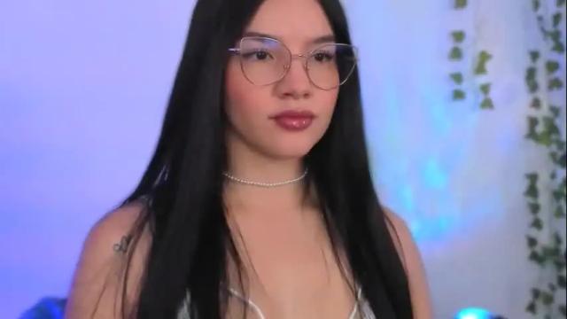Image 2 of ema_roberts Stream on Chaturbate on 1 month ago