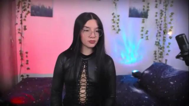 Image 7 of ema_roberts Stream on Chaturbate on 12 days ago