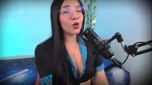 Image 2 of ema_roberts Stream on Chaturbate on 7 days ago