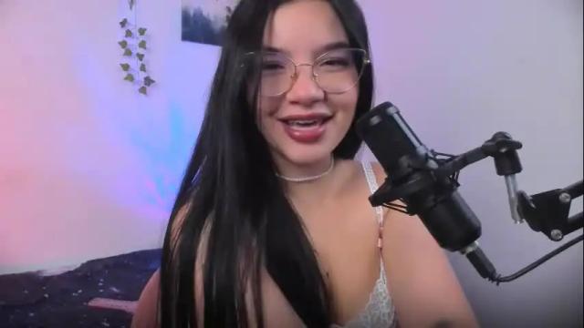 Image 6 of ema_roberts Stream on Chaturbate on 5 days ago