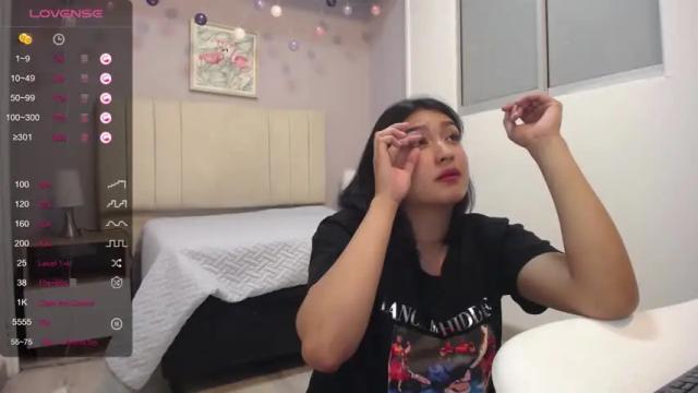 Image 2 of ema_saenz Stream on Chaturbate on 12 months ago